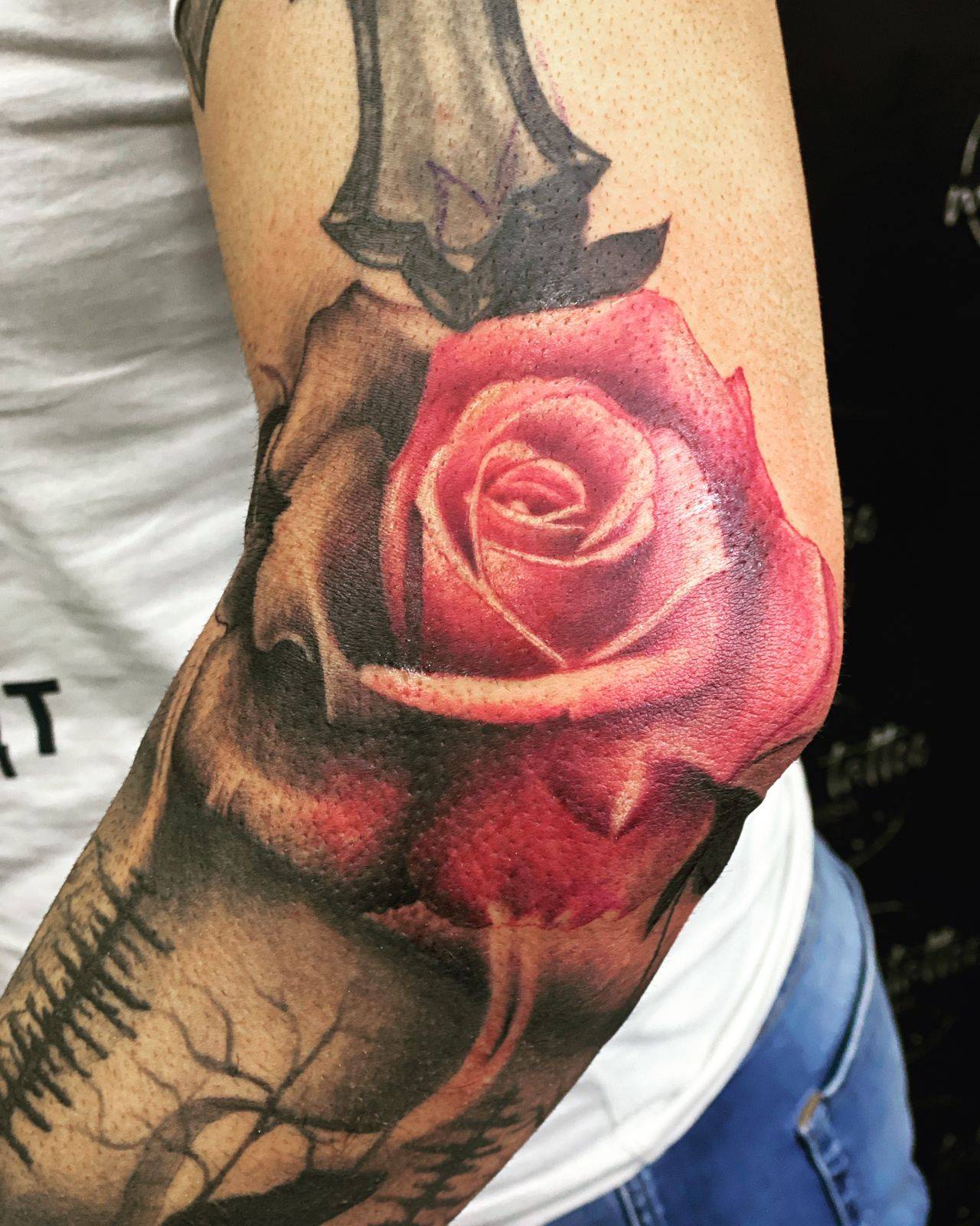 Buy 1pc / 4pcs waterproof removable tattoo sticker flower rose Fake Tattoo  black 3D tattoo arm instep TATO female male ｜Tattoo sticker-Fordeal