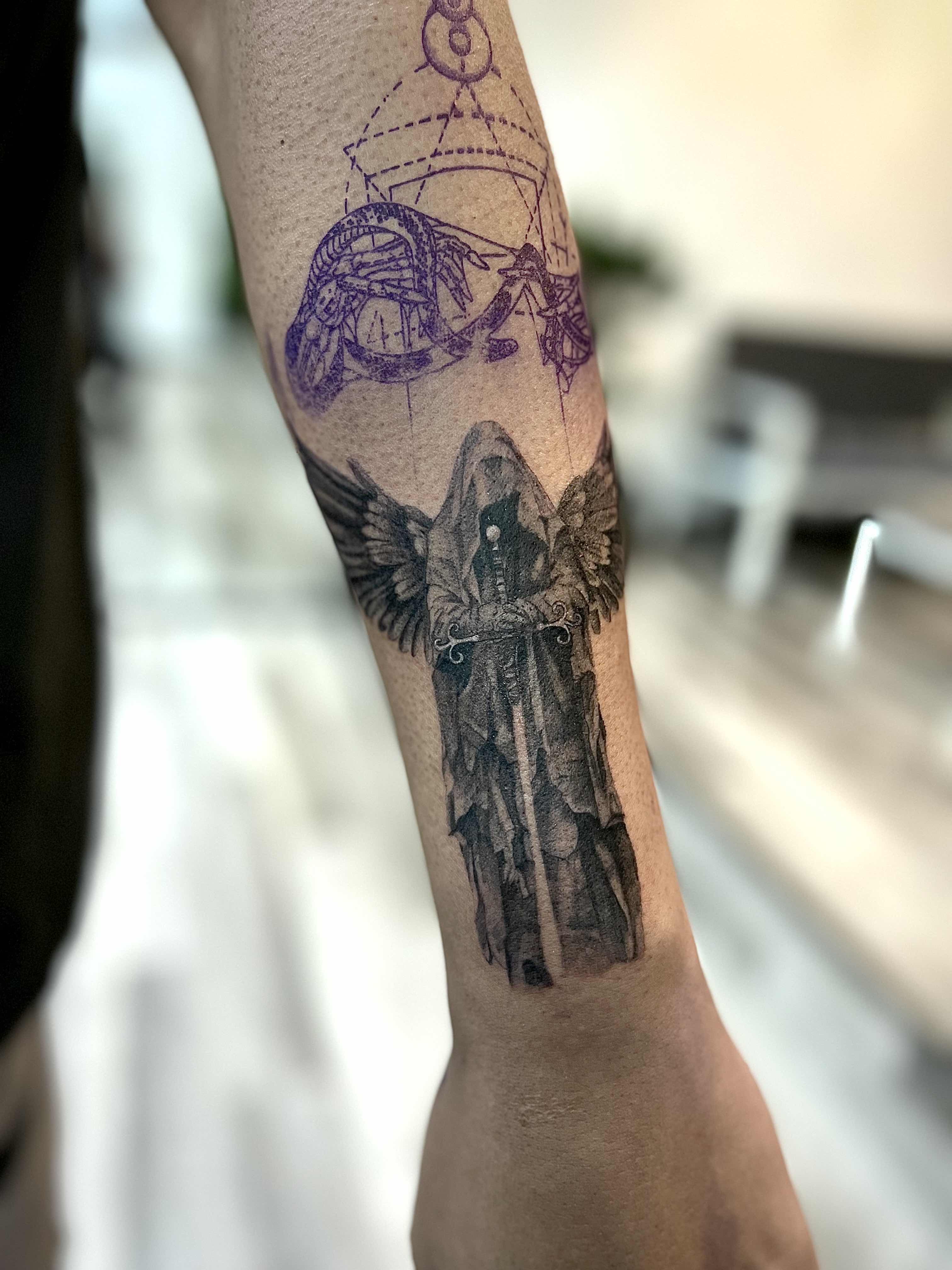 Elie Akiki || Book Ink